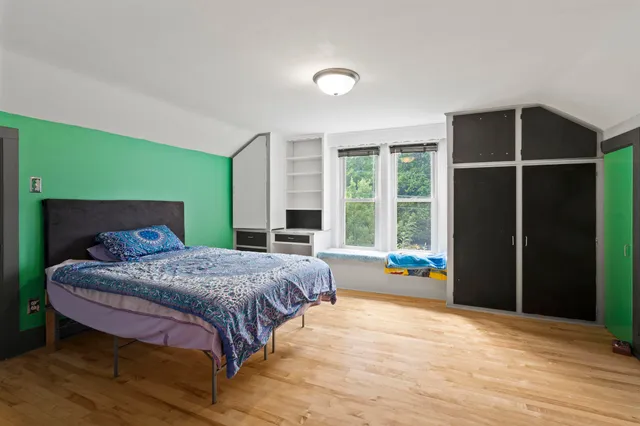 $234,900 | 338 State Street, Marinette, WI 54143