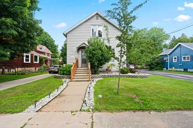 $234,900 | 338 State Street, Marinette, WI 54143