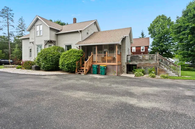 $234,900 | 338 State Street, Marinette, WI 54143