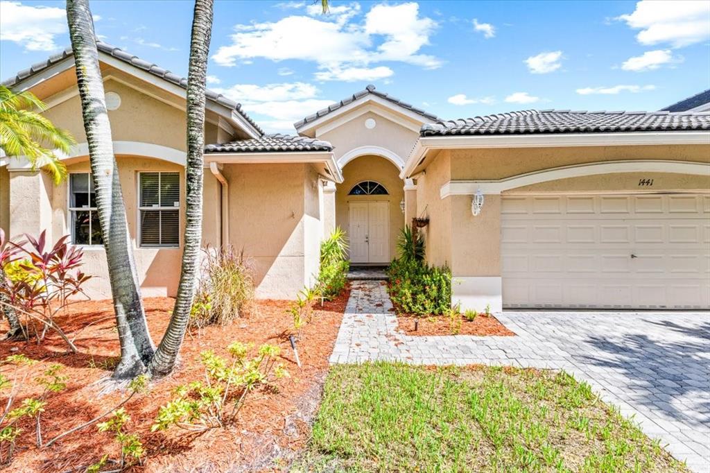 1441 Cardinal Way Weston, FL 33327 - Photo 3 of 96