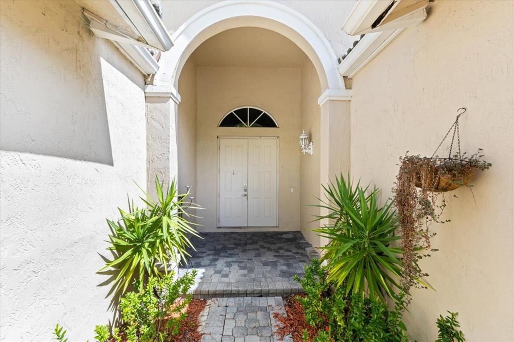 1441 Cardinal Way Weston, FL 33327 - Photo 4 of 96