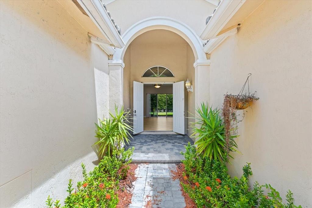 1441 Cardinal Way Weston, FL 33327 - Photo 5 of 96