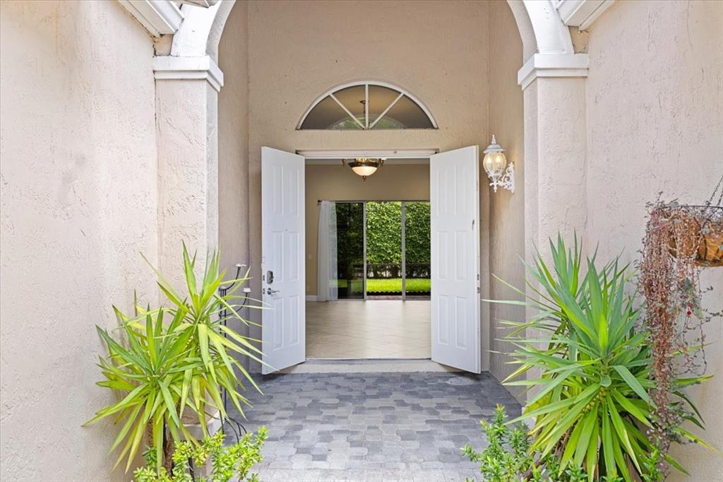 1441 Cardinal Way Weston, FL 33327 - Photo 6 of 96