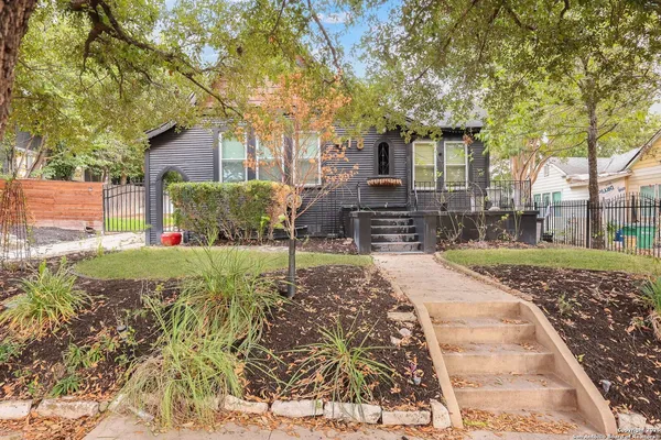 $2,750 | 418 West Rosewood Avenue, San Antonio, TX 78212