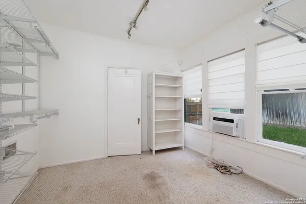 $2,750 | 418 West Rosewood Avenue, San Antonio, TX 78212