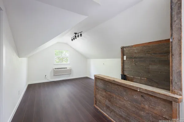 $2,750 | 418 West Rosewood Avenue, San Antonio, TX 78212