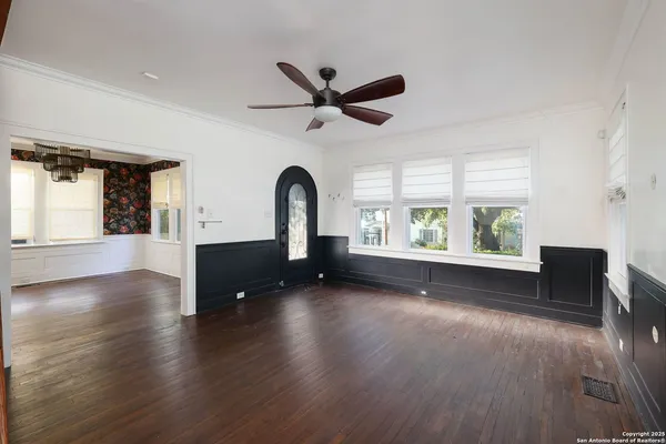 $2,750 | 418 West Rosewood Avenue, San Antonio, TX 78212