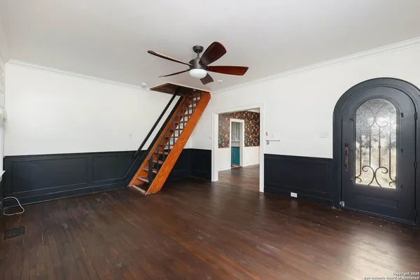 $2,750 | 418 West Rosewood Avenue, San Antonio, TX 78212