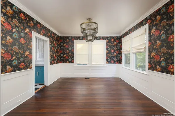 $2,750 | 418 West Rosewood Avenue, San Antonio, TX 78212