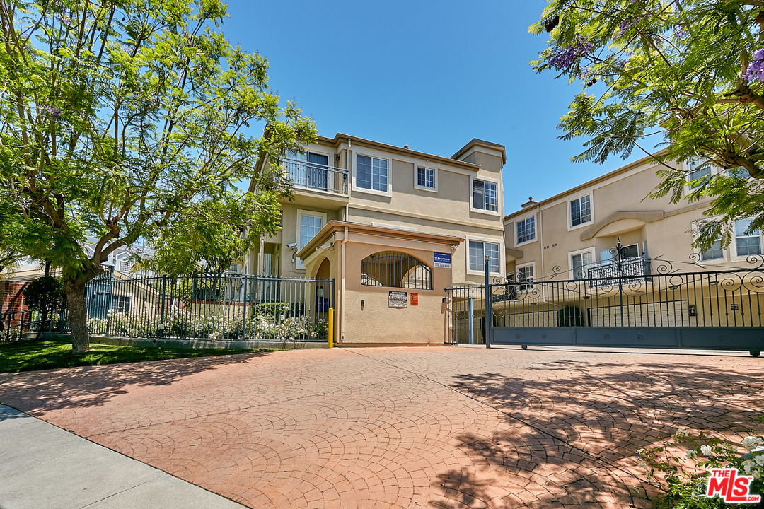4516 Ramsdell Avenue, Unit 129 La Crescenta, CA 91214 - Photo 1 of 42