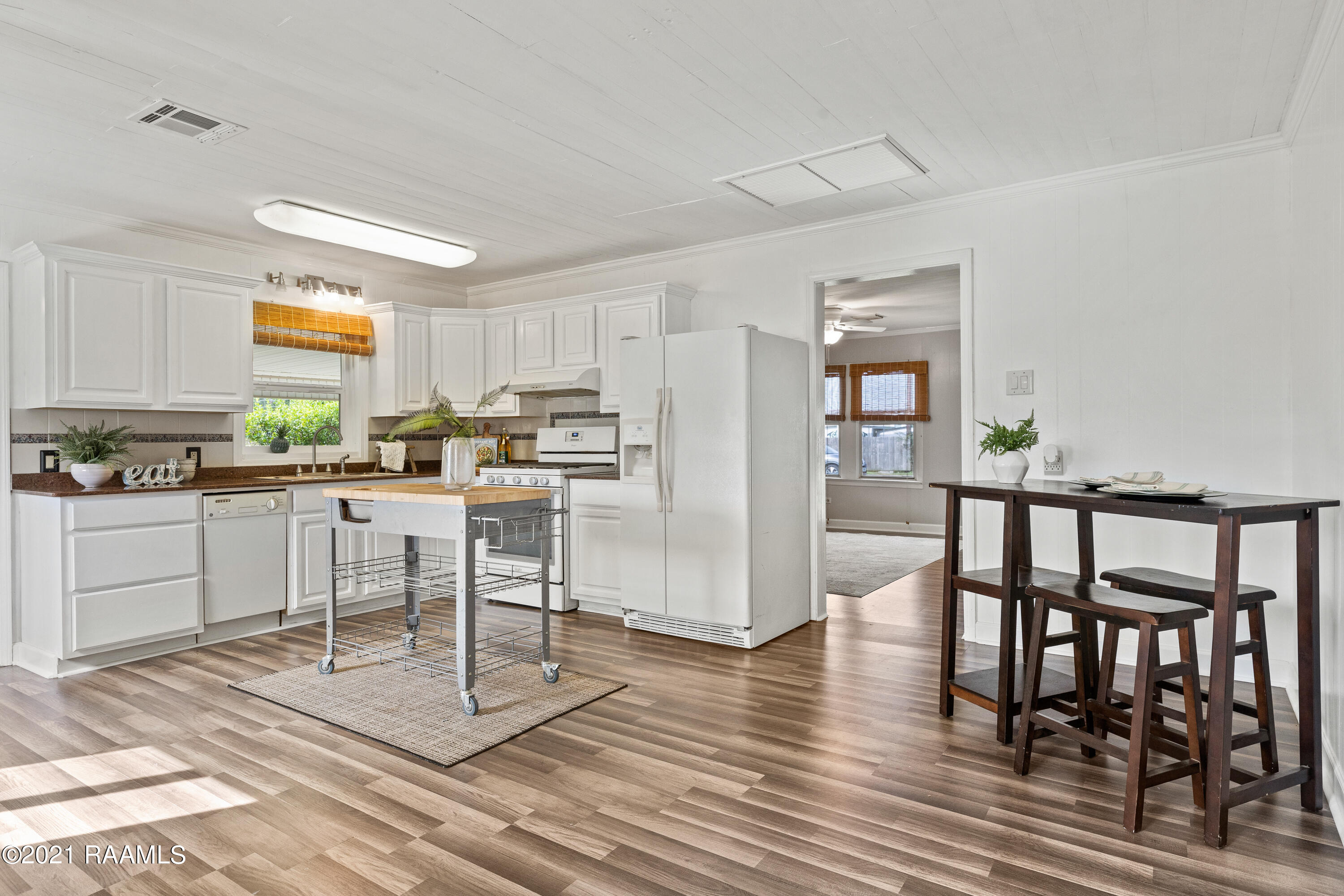 4715 Eraste Hebert Road New Iberia, LA 70560 - Photo 5 of 22 Gallery Image 5