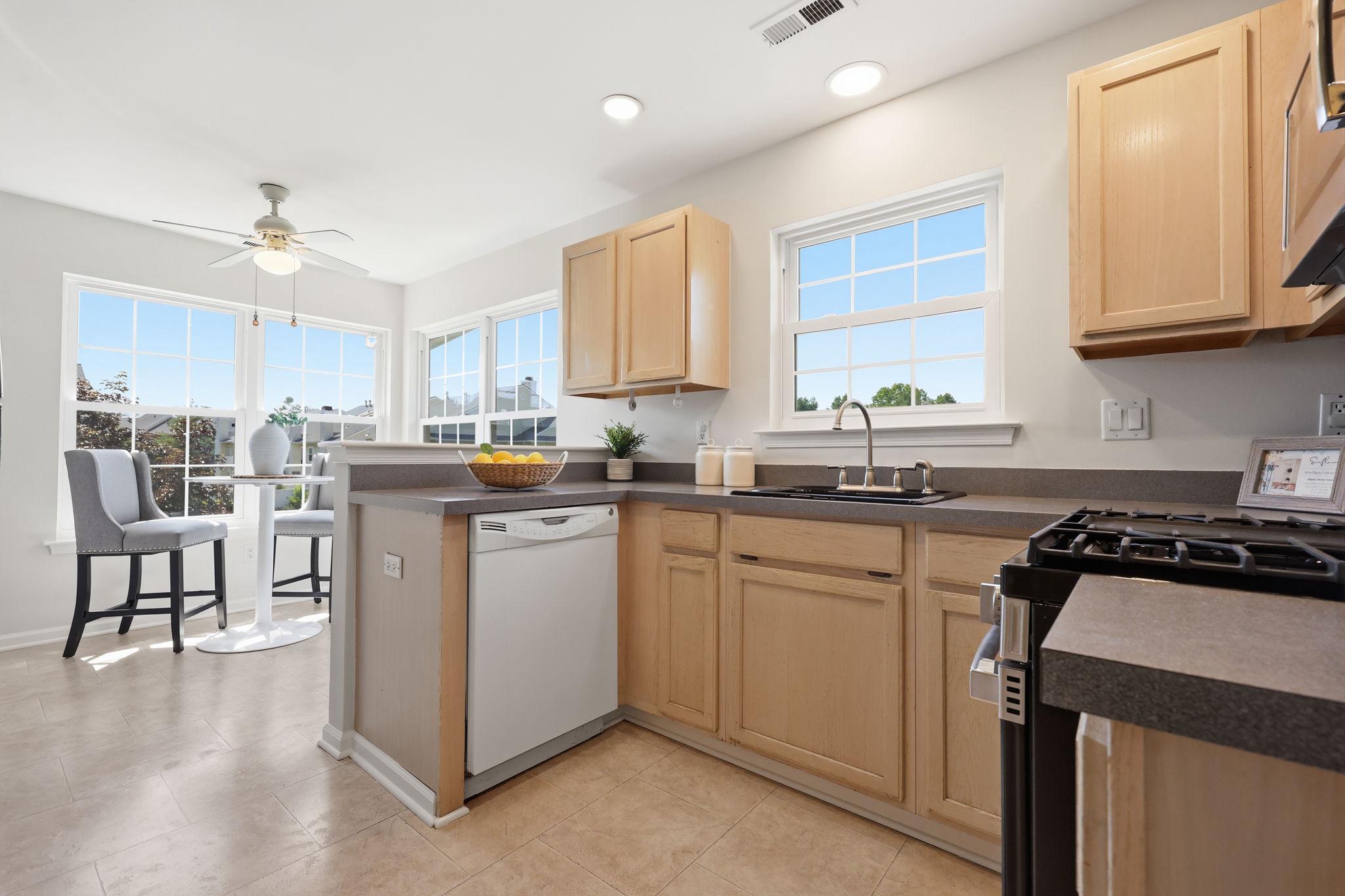 2601 Waterford Road, Unit 95 Yardley, PA 19067 - Photo 4 of 34 Kitchen