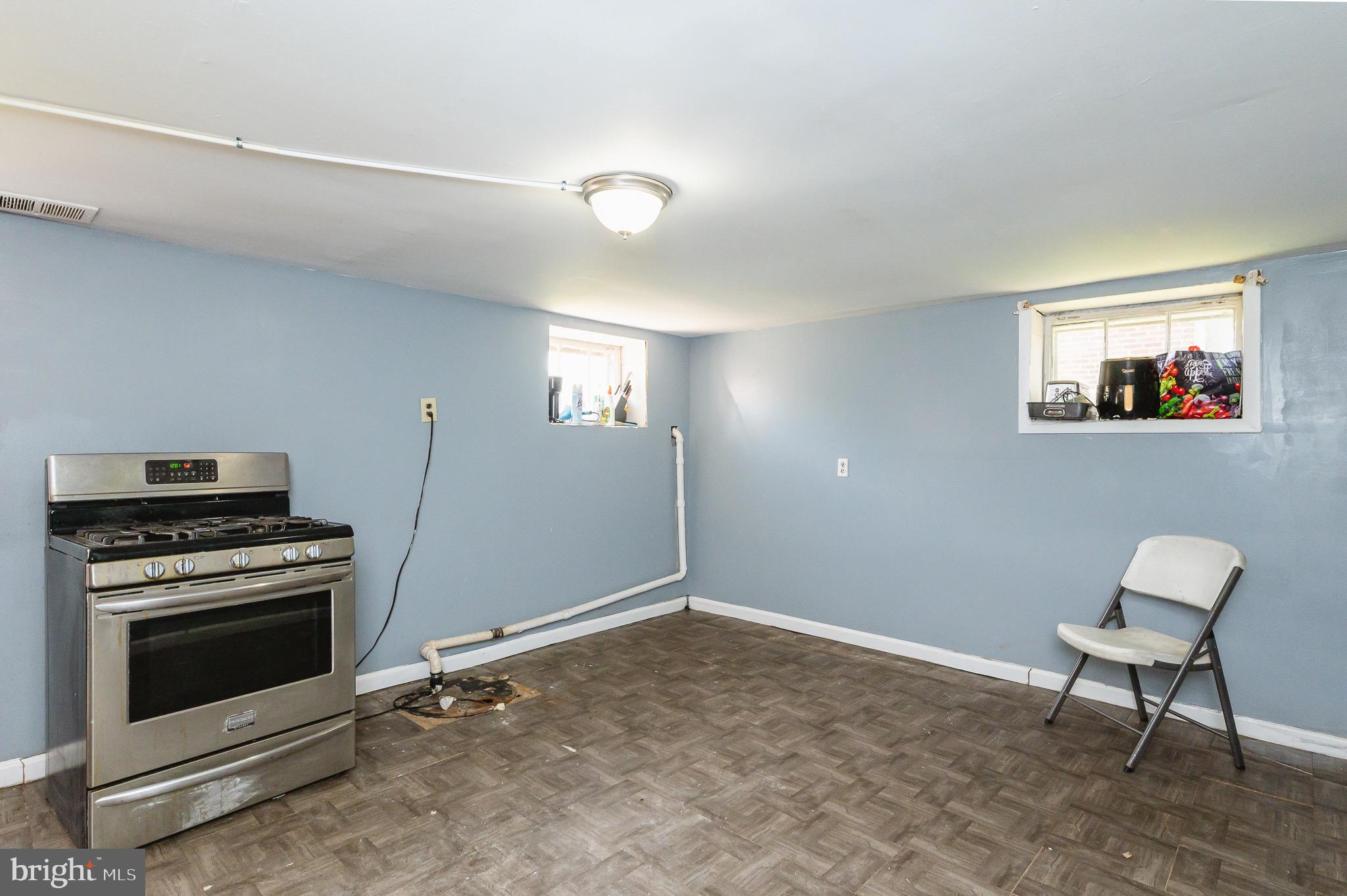 7533 Berkshire Road Baltimore, MD 21224 - Photo 25 of 35