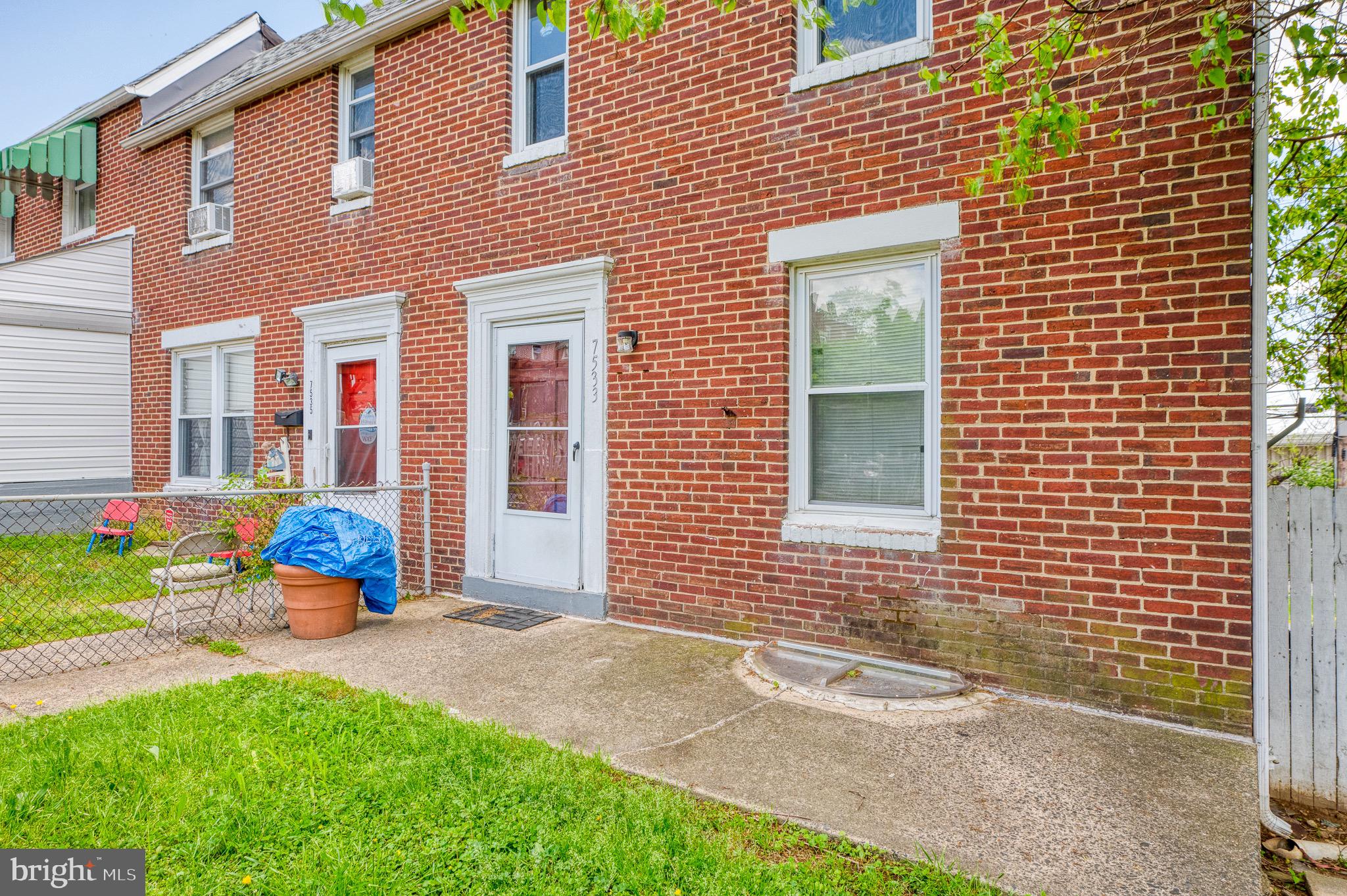 7533 Berkshire Road Baltimore, MD 21224 - Photo 3 of 35