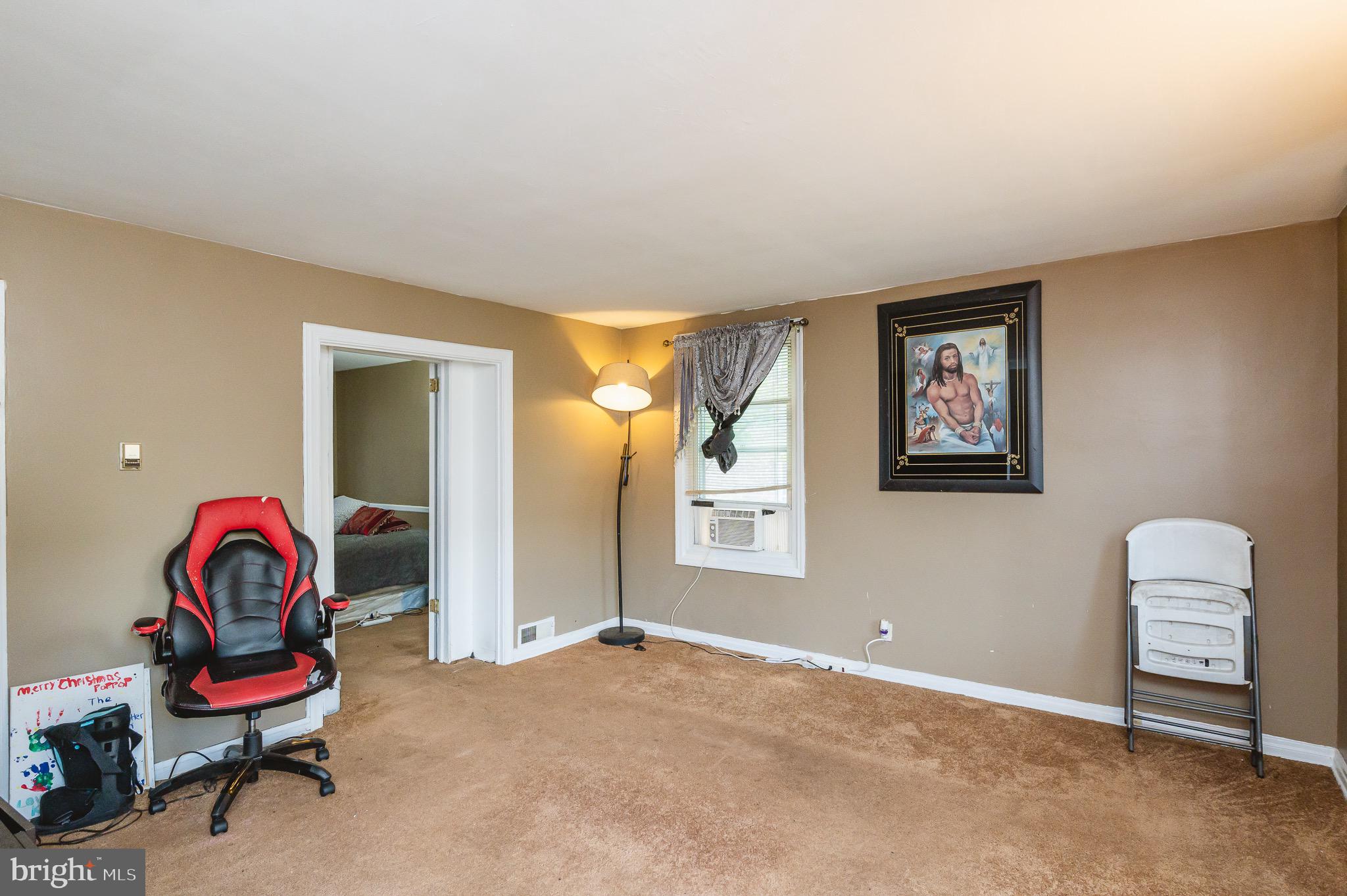 7533 Berkshire Road Baltimore, MD 21224 - Photo 4 of 35