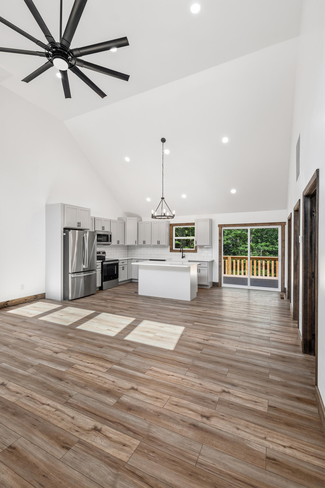 2377 Porch Rock Road Pikeville, TN 37367 - Photo 6 of 42 015