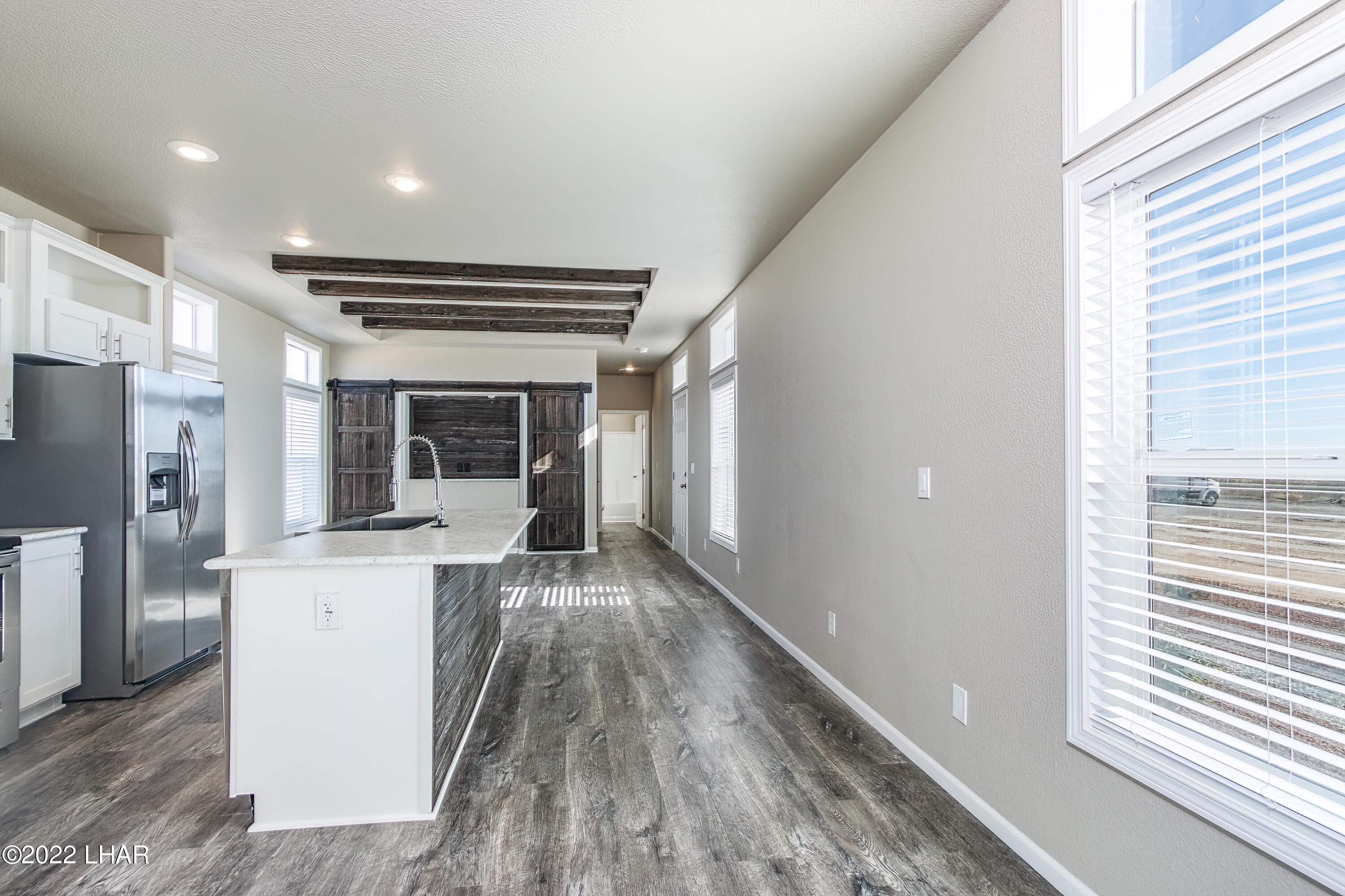 10739 South Paradise Trails Road Yucca, AZ 86438 - Photo 13 of 26 INT (6)