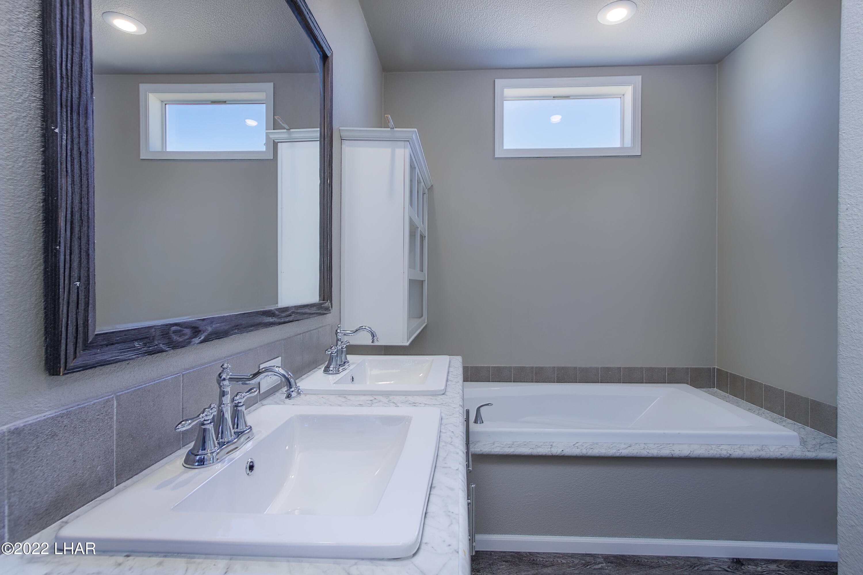10739 South Paradise Trails Road Yucca, AZ 86438 - Photo 15 of 26 INT (1)