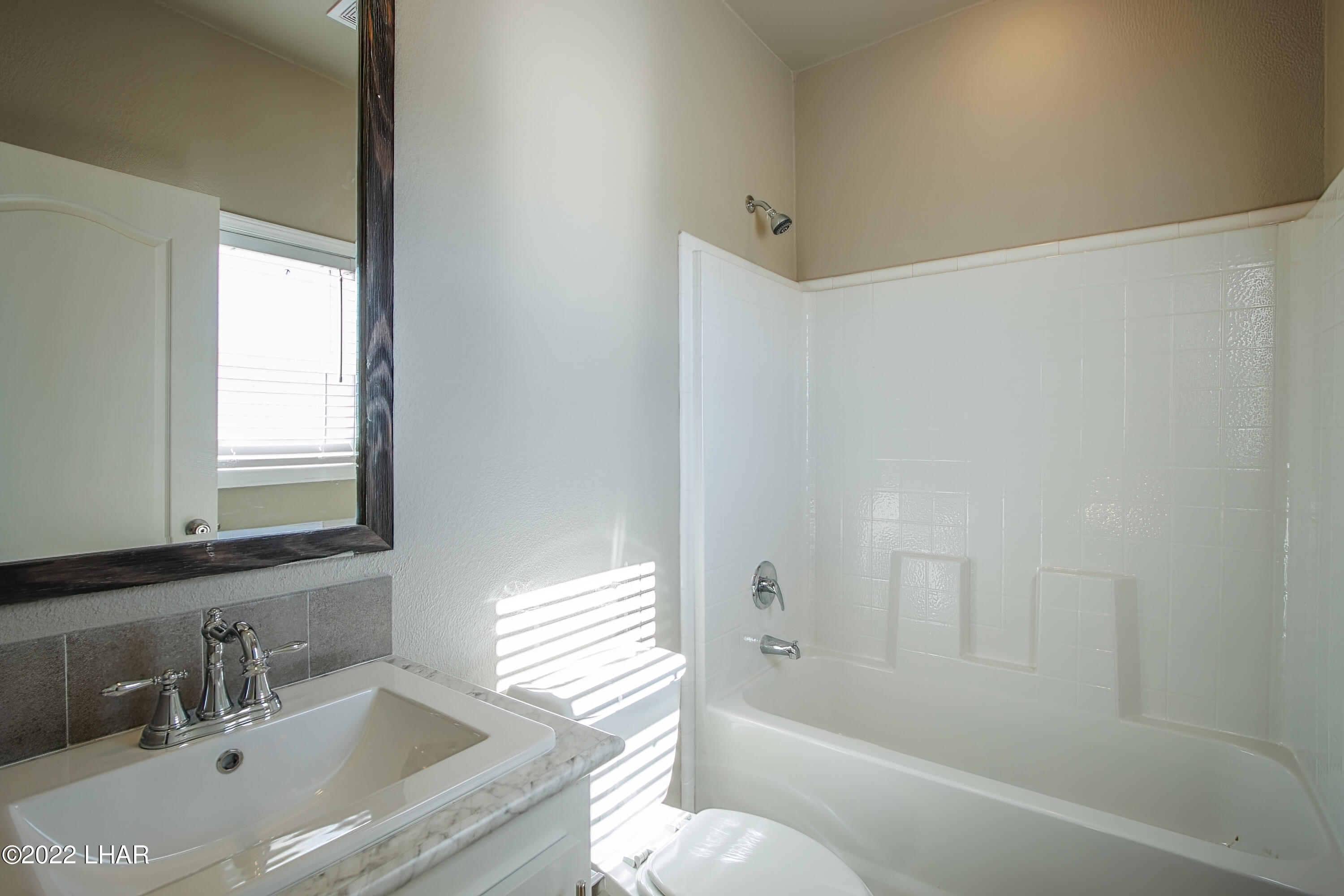 10739 South Paradise Trails Road Yucca, AZ 86438 - Photo 16 of 26 INT (11)