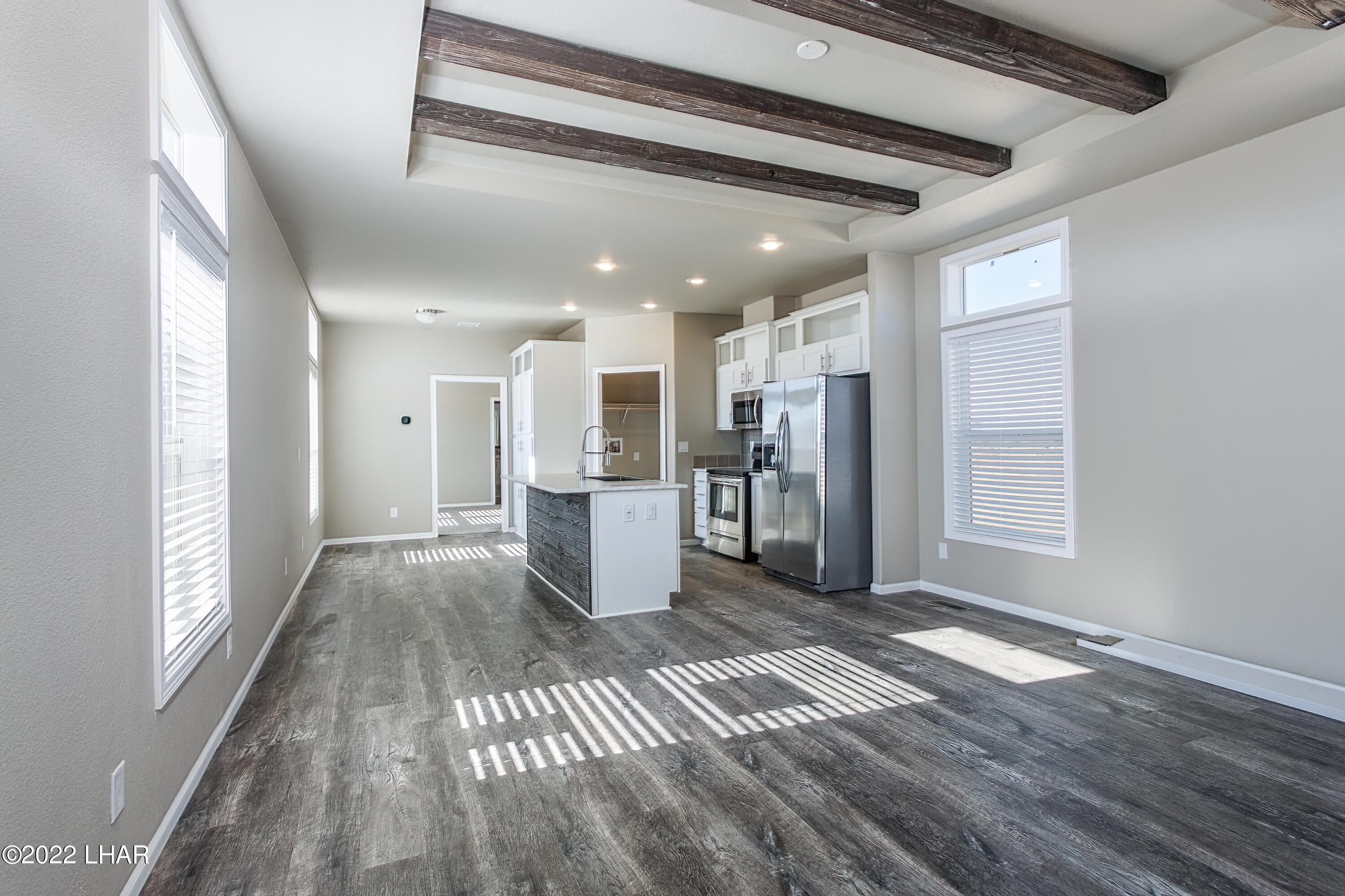 10739 South Paradise Trails Road Yucca, AZ 86438 - Photo 18 of 26 INT (10)