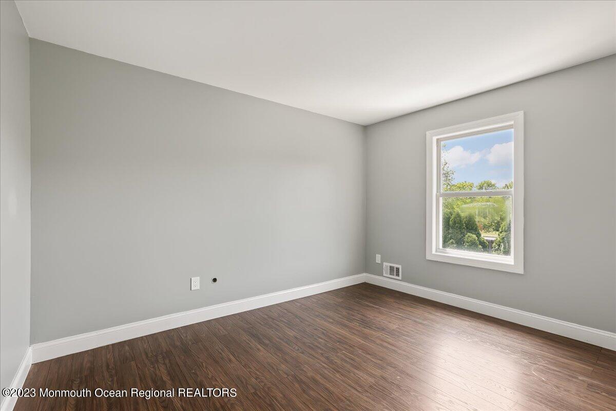 91 Drum Point Road Brick, NJ 08723 - Photo 24 of 35 21-SMV_91DrumPointRd-21