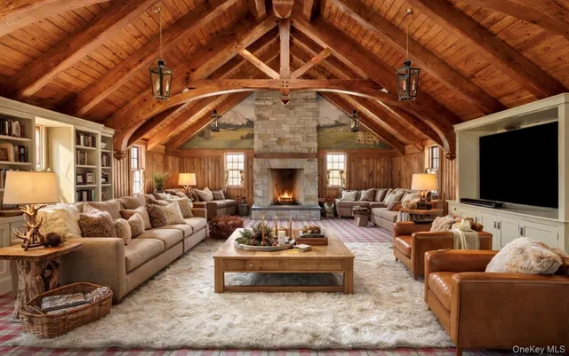 $10,750,000 | 393 Mill River Road, Oyster Bay, NY 11771