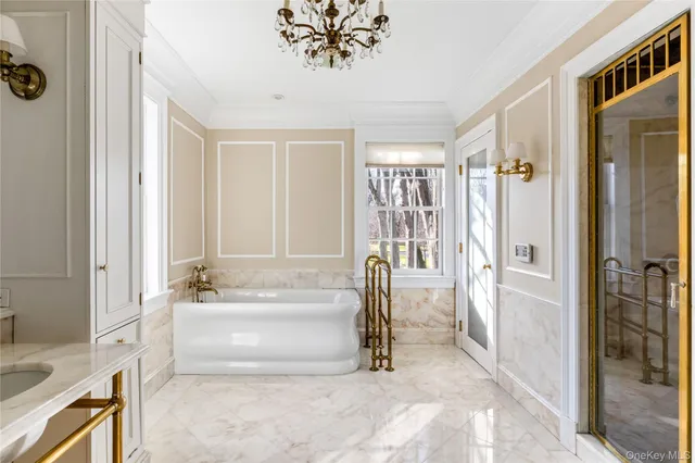 $10,750,000 | 393 Mill River Road, Oyster Bay, NY 11771