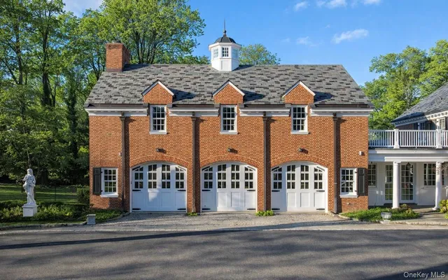 $10,750,000 | 393 Mill River Road, Oyster Bay, NY 11771