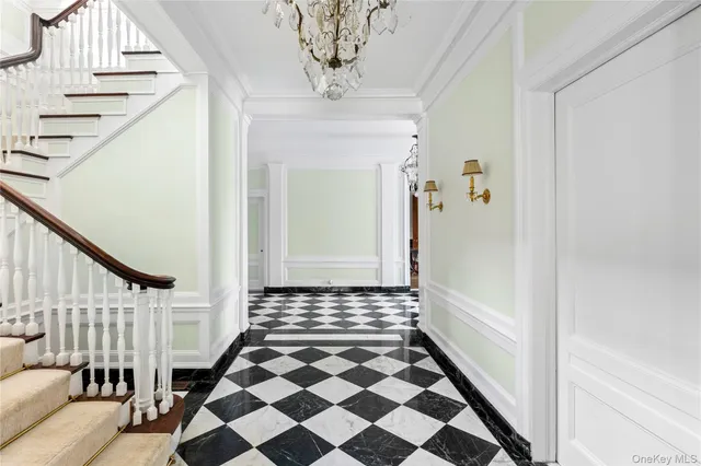 $10,750,000 | 393 Mill River Road, Oyster Bay, NY 11771