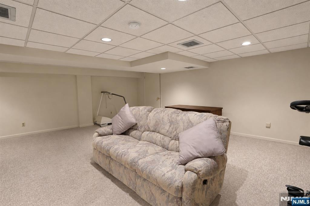 96 Easedale Road Wayne, NJ 07470 - Photo 21 of 25 Gallery Image 21
