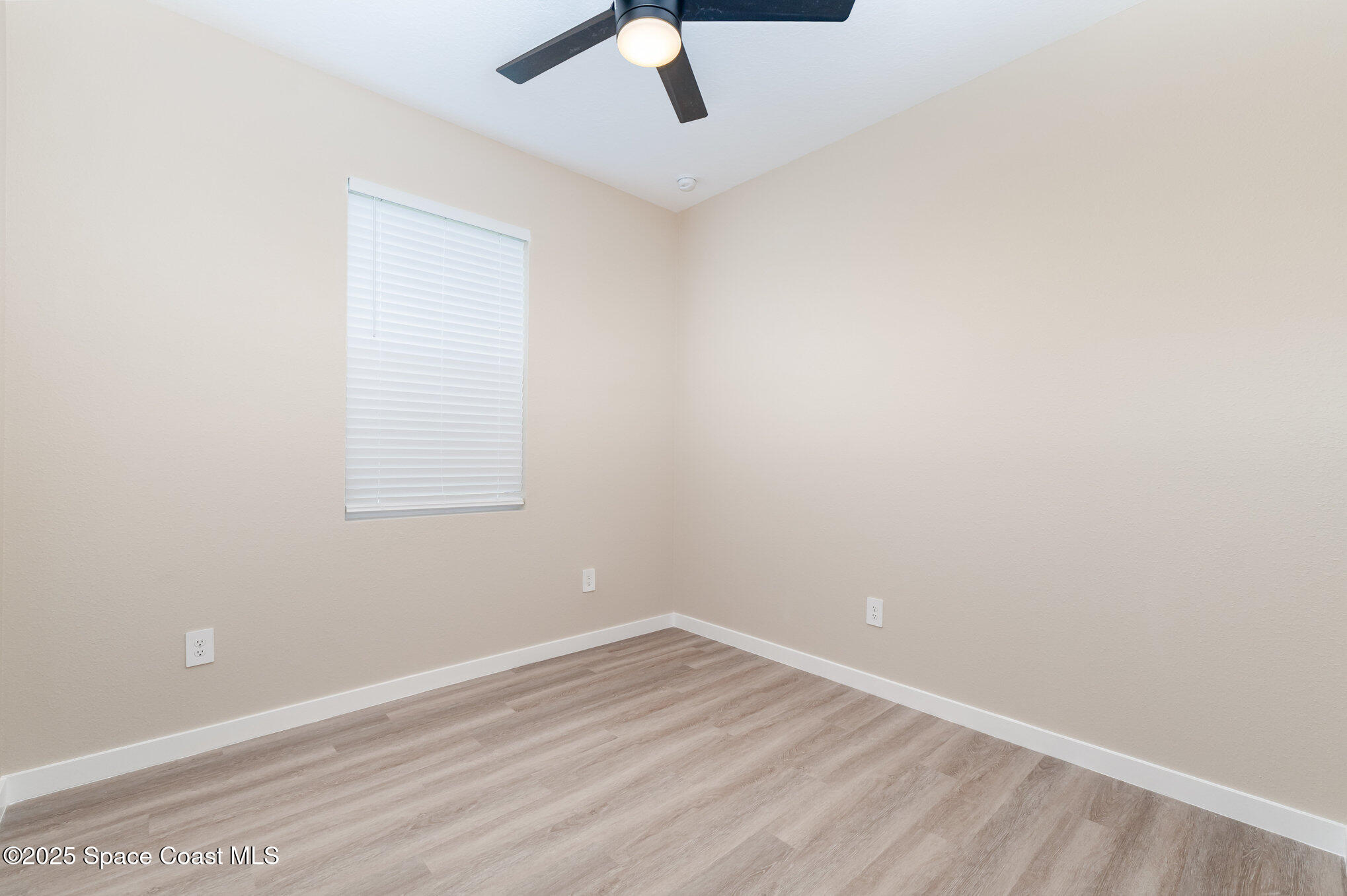 15615 Southwest 49th Avenue Road Ocala, FL 34473 - Photo 15 of 23 an empty room with a window