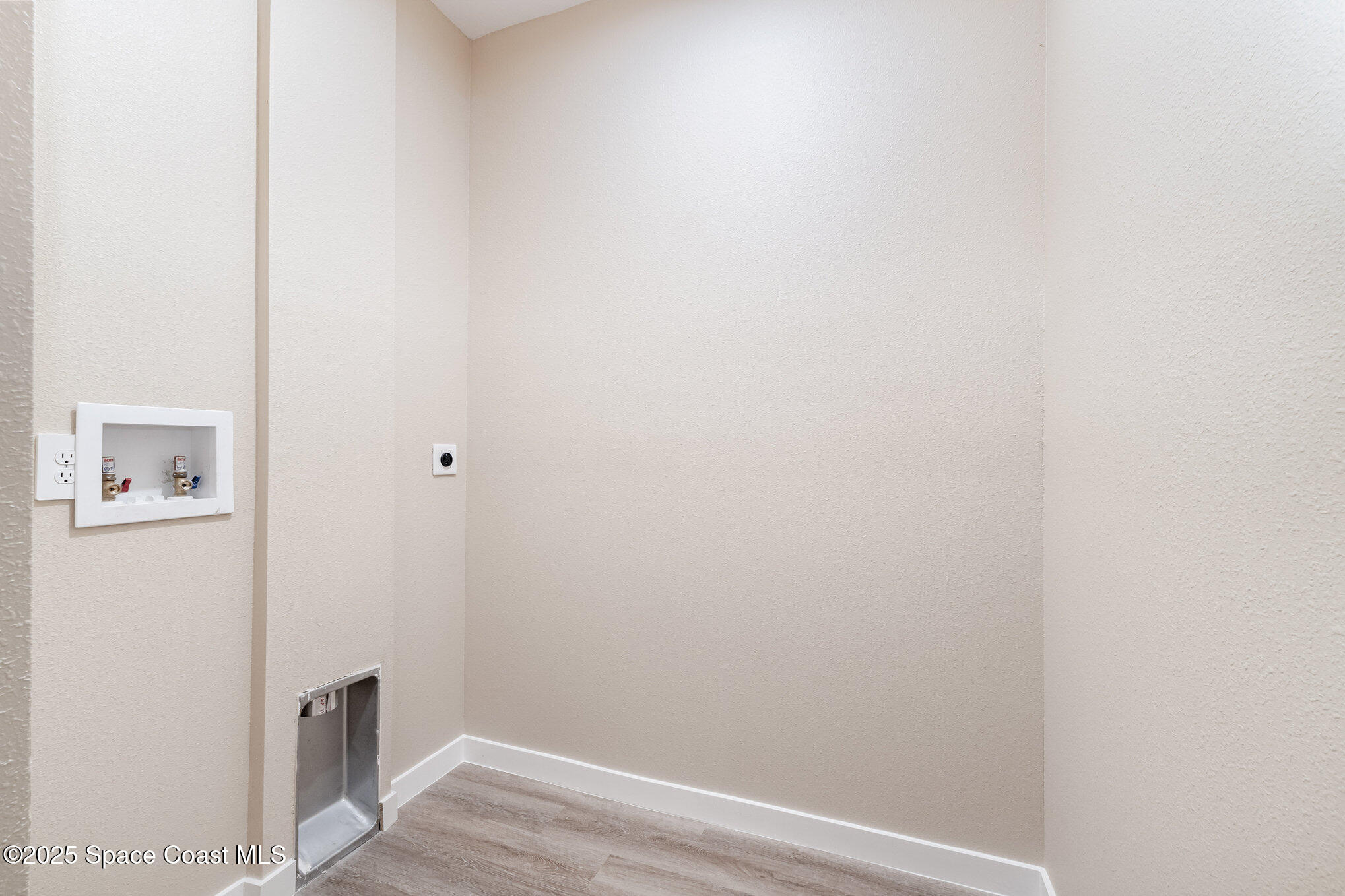 15615 Southwest 49th Avenue Road Ocala, FL 34473 - Photo 19 of 23 a view of a hallway