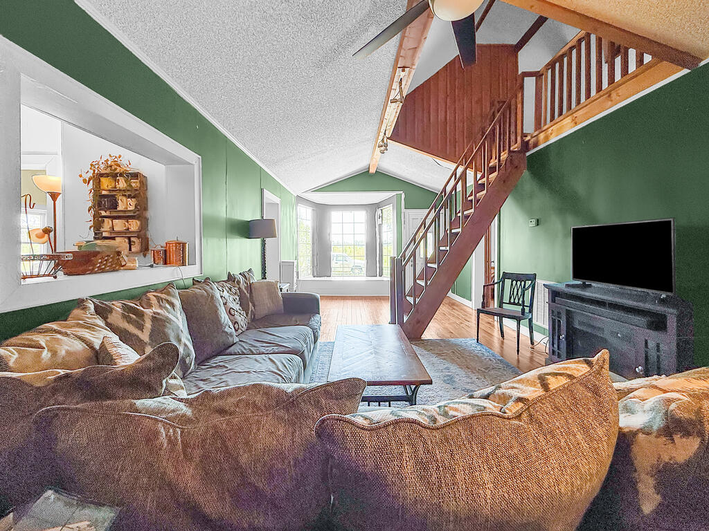 5569 Upper Grand Bay Road Naylor, GA 31641 - Photo 4 of 36 Gallery Image 4