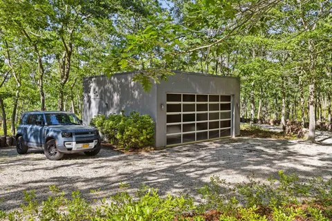 $7,850,000 | 1052 Noyac Path, Water Mill, NY 11976