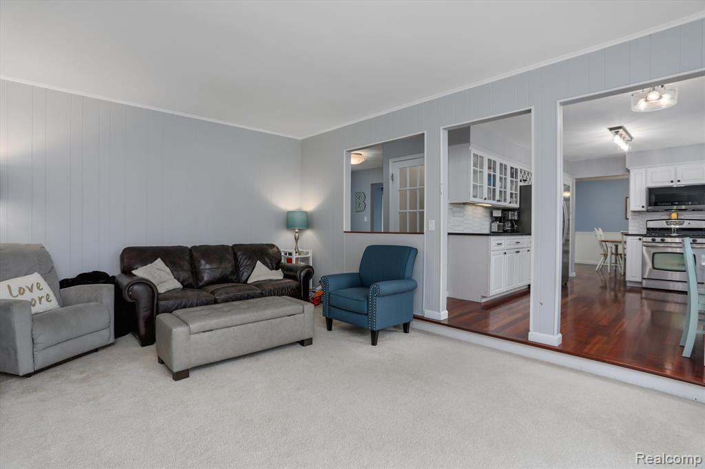 601 Lake Forest Road Rochester Hills, MI 48309 - Photo 14 of 40