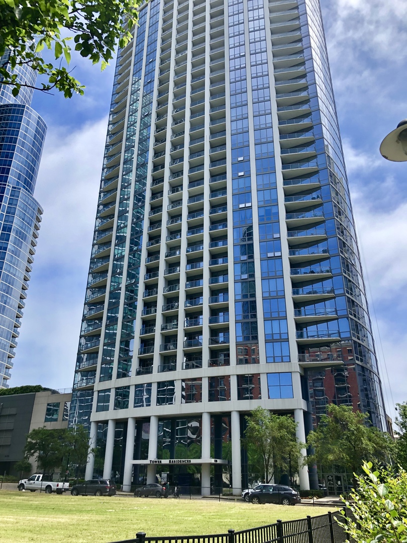 1235 South Prairie Avenue, Unit 1602 Chicago, IL 60605 - Photo 1 of 18