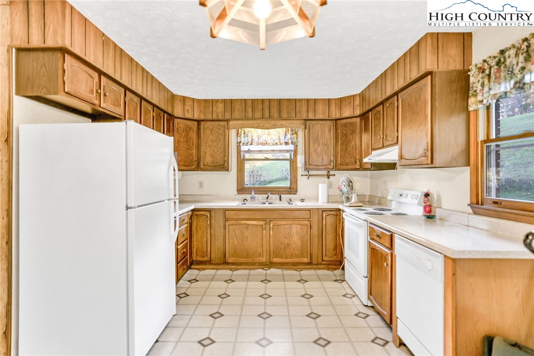 343 Saddle Gap Road West Jefferson, NC 28694 - Photo 19 of 39