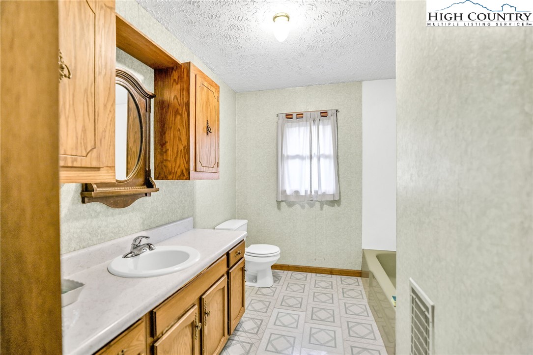 343 Saddle Gap Road West Jefferson, NC 28694 - Photo 25 of 39