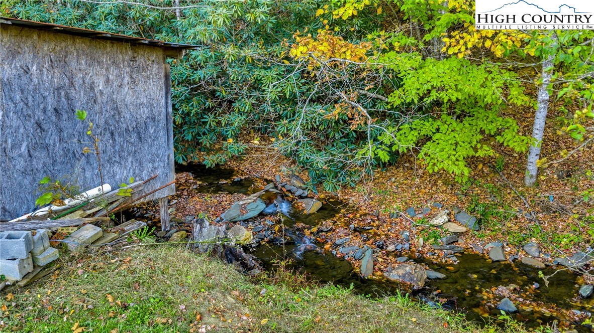 343 Saddle Gap Road West Jefferson, NC 28694 - Photo 10 of 39