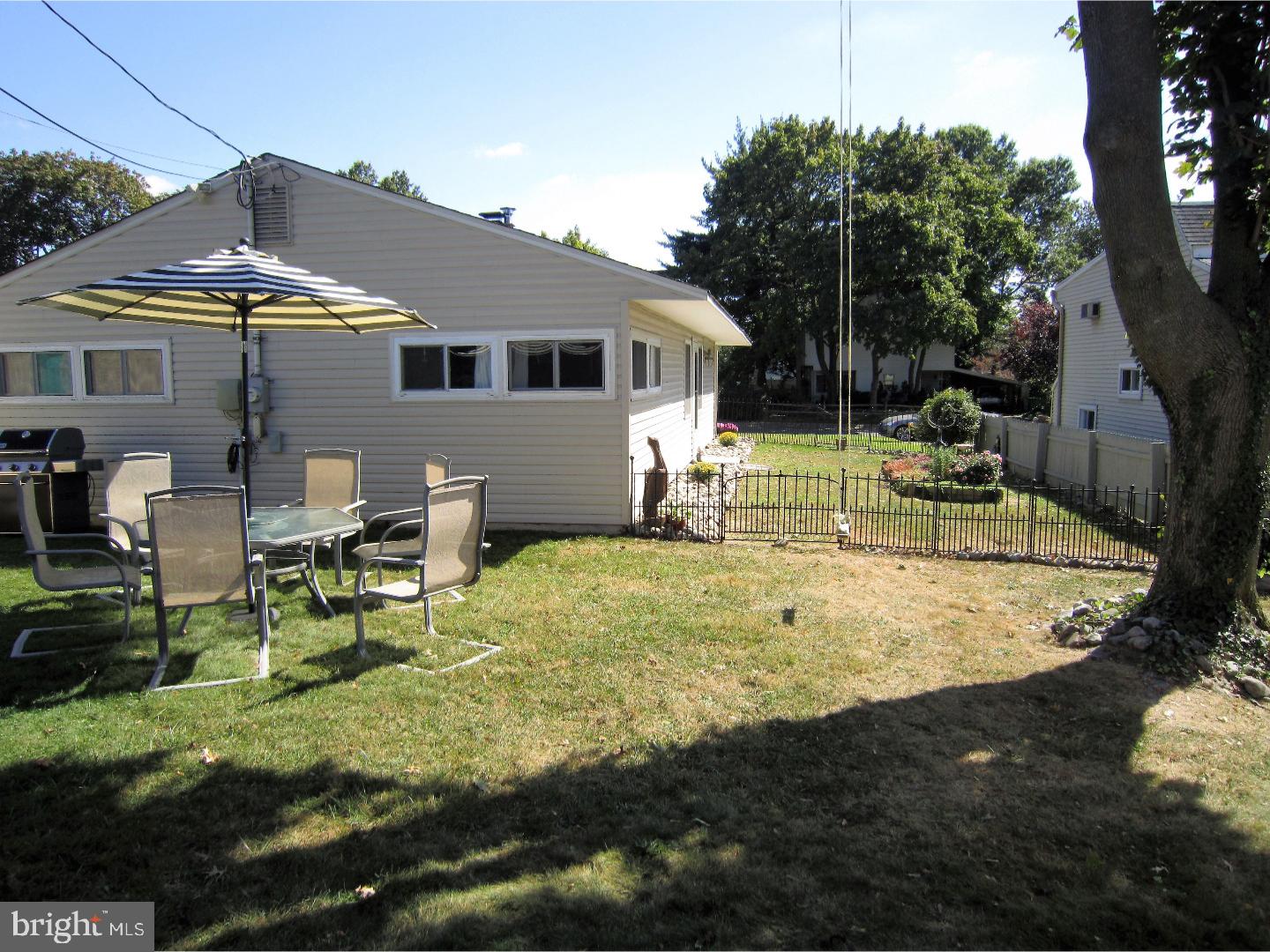 63 Border Rock Road Levittown, PA 19057 - Photo 23 of 24 Exterior Back