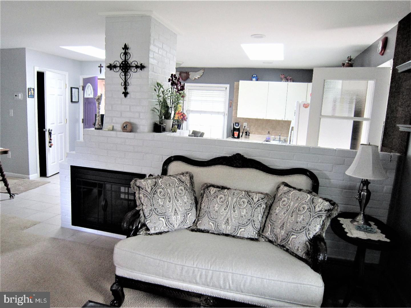 63 Border Rock Road Levittown, PA 19057 - Photo 4 of 24 Gallery Image 4