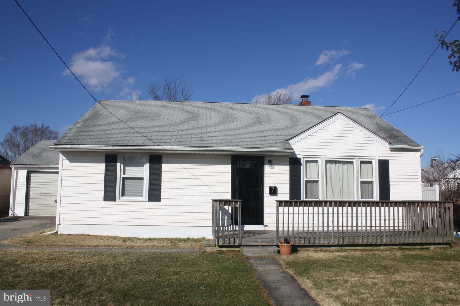 7 Sheldon Road Pemberton, NJ 08068 - Photo 2 of 32 Front Exterior - deck