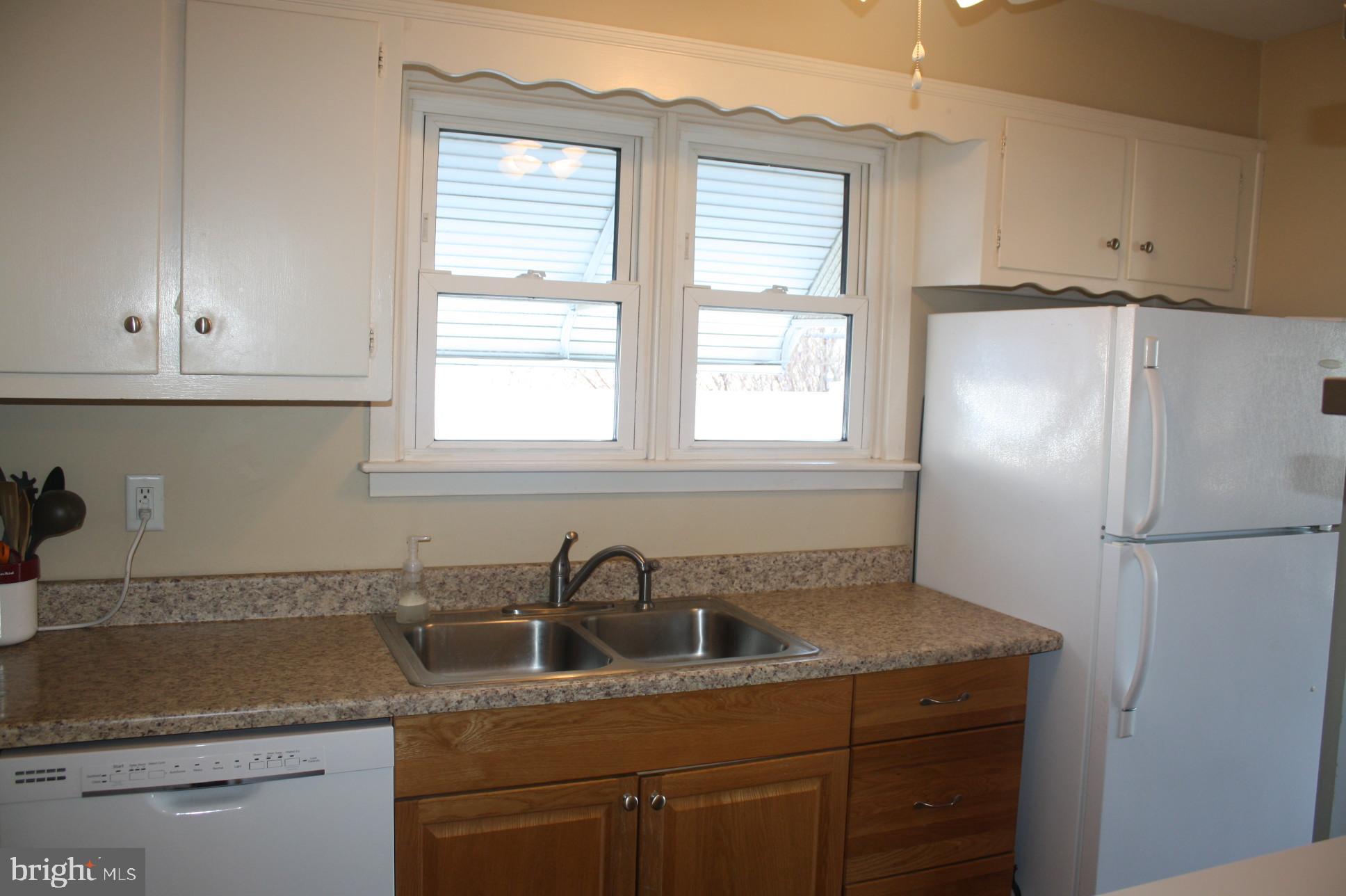 7 Sheldon Road Pemberton, NJ 08068 - Photo 12 of 32 Kitchen - Lg window over dbl stainless steel sink