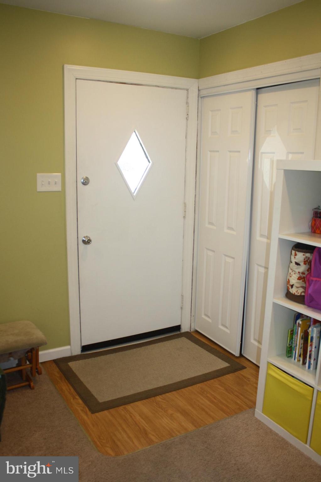 7 Sheldon Road Pemberton, NJ 08068 - Photo 4 of 32 Entry - Laminate flooring, Coat closet