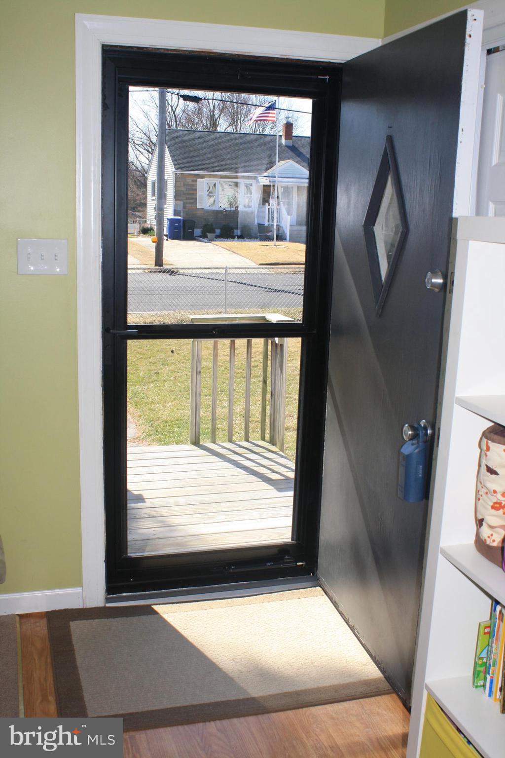 7 Sheldon Road Pemberton, NJ 08068 - Photo 5 of 32 Entry, full view storm door
