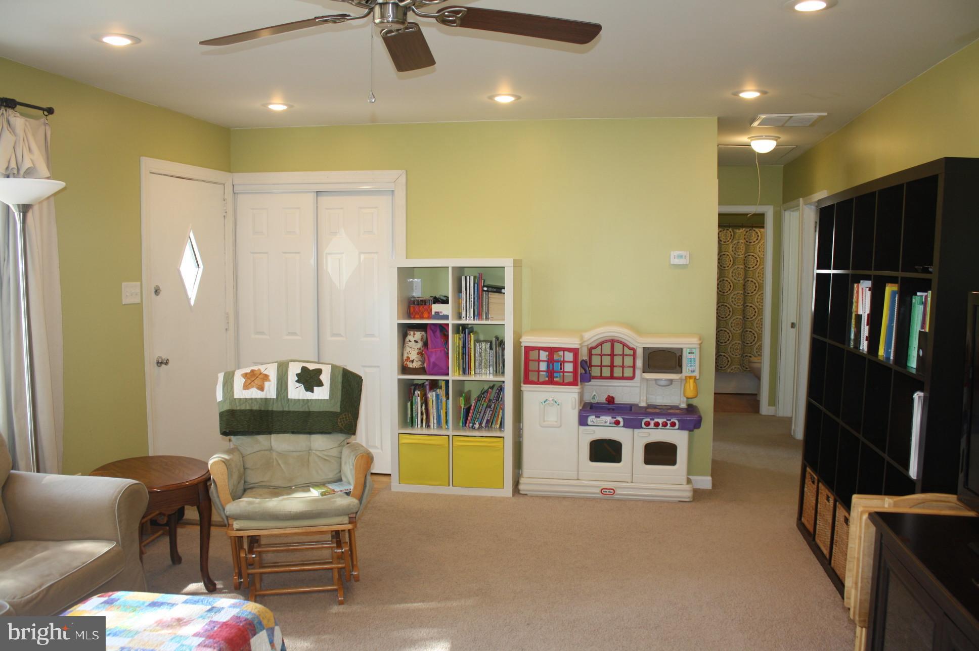 7 Sheldon Road Pemberton, NJ 08068 - Photo 7 of 32 Living rm - neutral w/w, recessed lighting