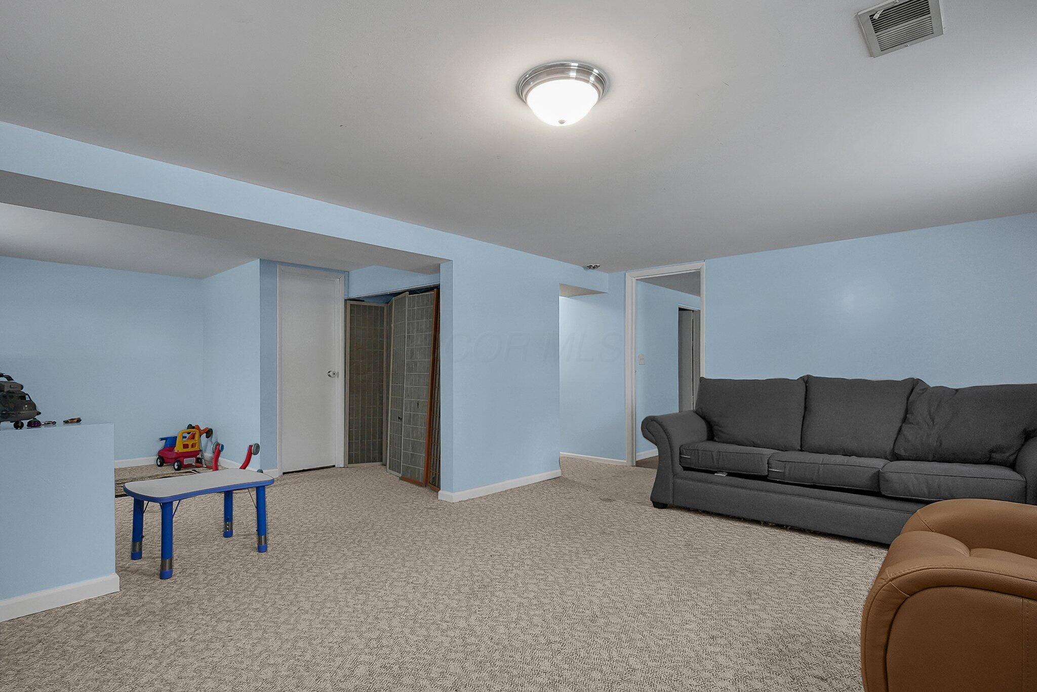 390 Lincolnshire Road Columbus, OH 43230 - Photo 20 of 32 20-web-or-mls-390-lincolnshire-rd