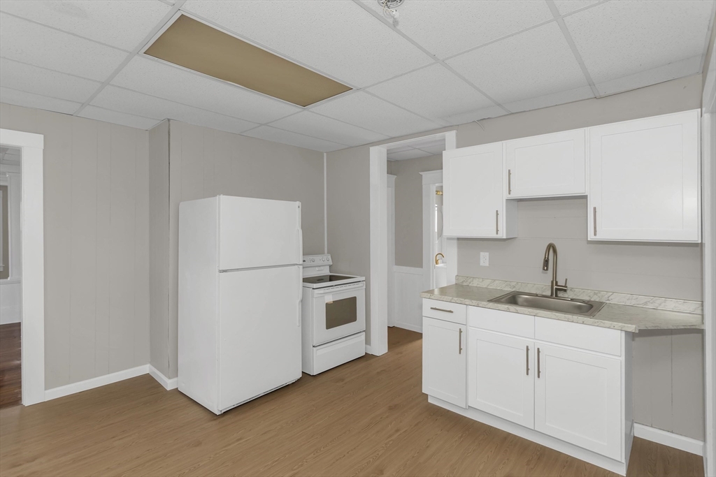 30-32 Fox Street West Springfield, MA 01089 - Photo 18 of 41