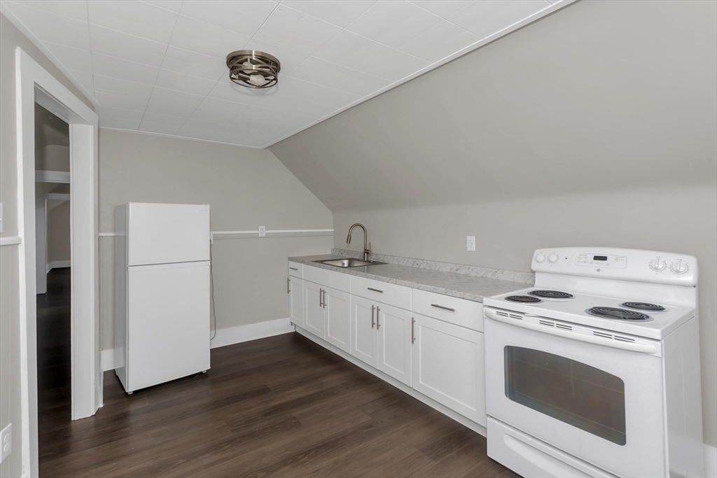 30-32 Fox Street West Springfield, MA 01089 - Photo 33 of 41