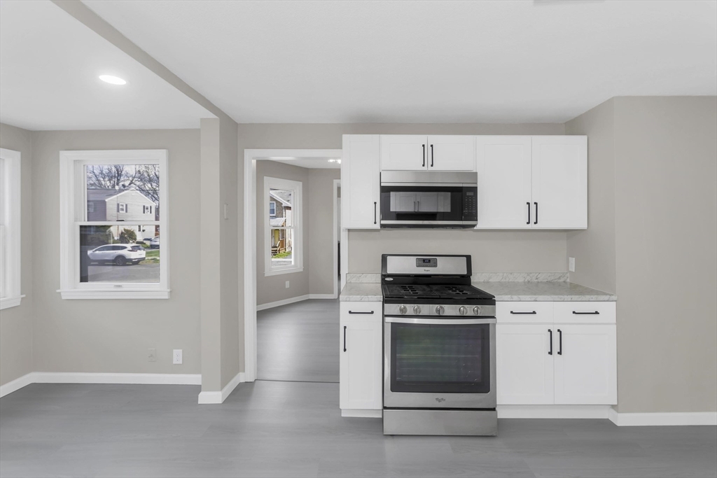 30-32 Fox Street West Springfield, MA 01089 - Photo 5 of 41